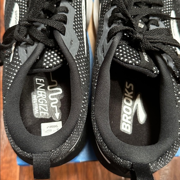 Brooks Revel 6 Energizer Black and White Women's trainers - Picture 5 of 7